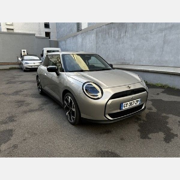 ./photos/MINIE1.jpg?refresh=1764920340